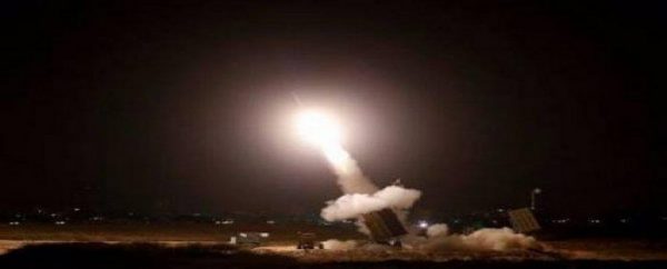 الدفاع الجوي السعودي يدمر صاروخاً باليستياً مستهدفاً “مكة”