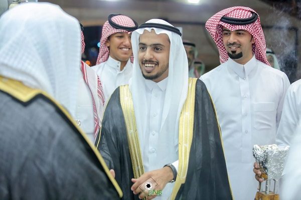 بالصور .. الشيخ “محمد محفوظ” يحتفل بزواج ابنه “نوح”