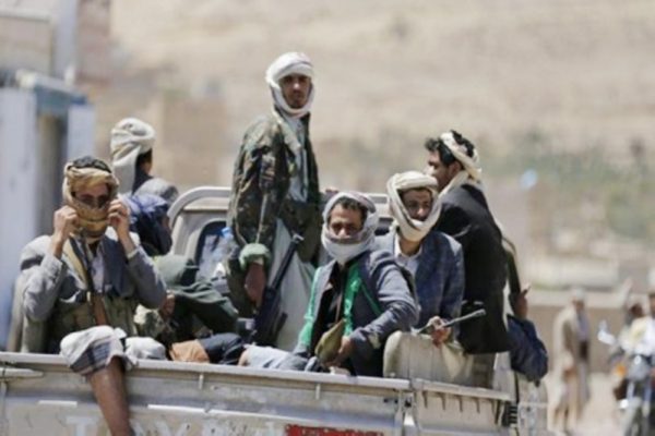 مصادر إعلامية : ميليشيا الحوثي الانقلابية تنظم دورات لتعليم الأطفال والجنود عقائدهم الطائفية