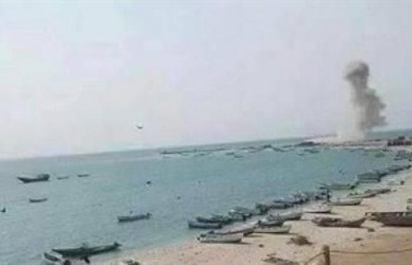 وزير الإعلام اليمني يؤكد أن الهجوم على ميناء المخا هدفه منع وصول المساعدات