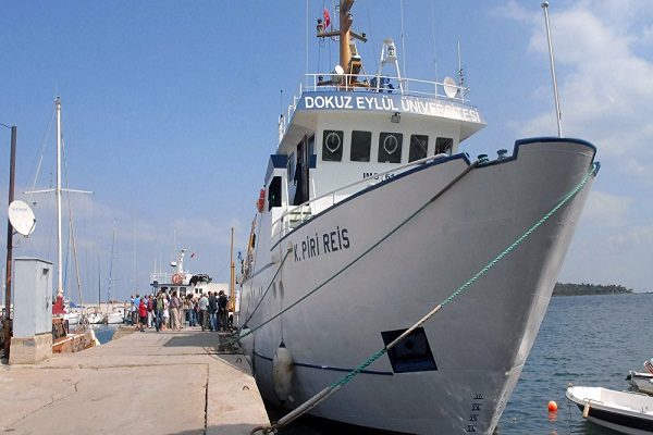 قائد الأسطول البحري التركي يستقيل من منصبه