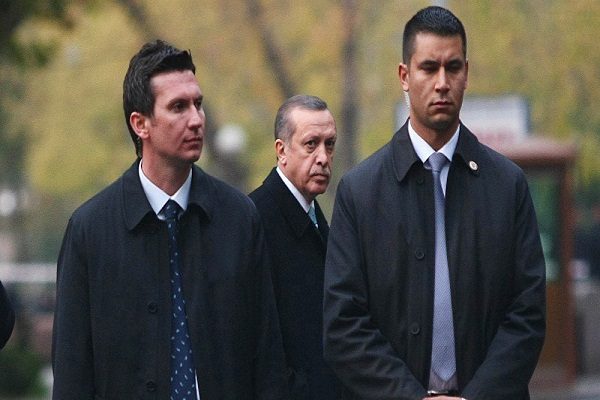 “أمريكا” توجه أصابع الاتهام لـ”15″ شخص من أعضاء جهاز الأمن التركي