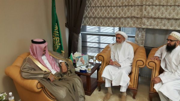 “وزير الحج والعمرة ” يلتقي رئيس وفد حج سلطنة عمان