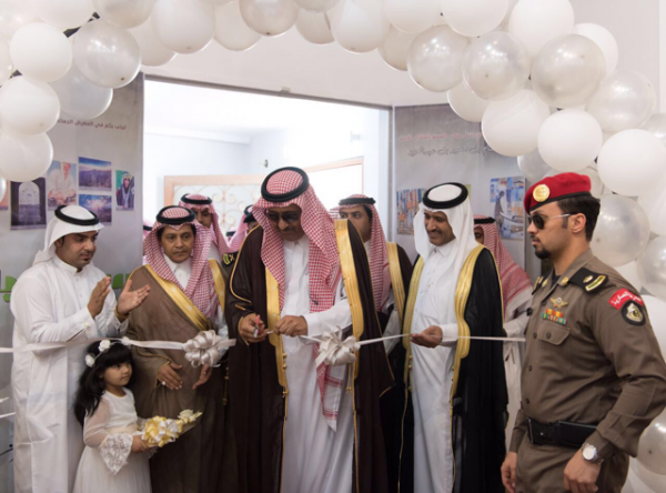 الأمير حسام بن سعود يفتتح معرض الفنون البصرية
