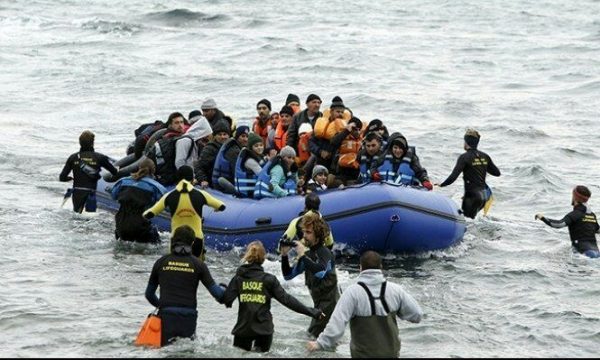 “السلطات الليبية” تنقذ” 137″ مهاجراً على سواحل طرابلس