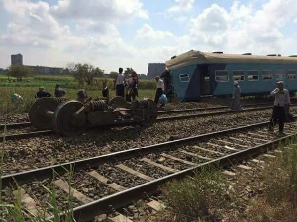 مصرع “21 “شخصًا وإصابة” 109″ آخرين في حادث تصادم قطارين في “مصر”