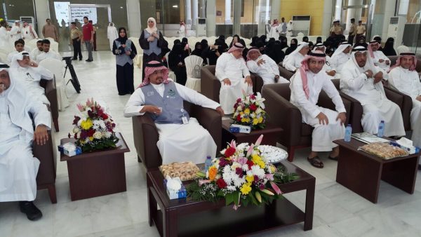 “وزير الحج والعمرة” يدشن لقاء متطوعي ومتطوعات برنامج “كن عونا” في مكة