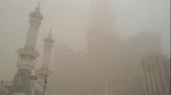 موجة غبار على مكة المكرمة والرياض في الساعات القادمة