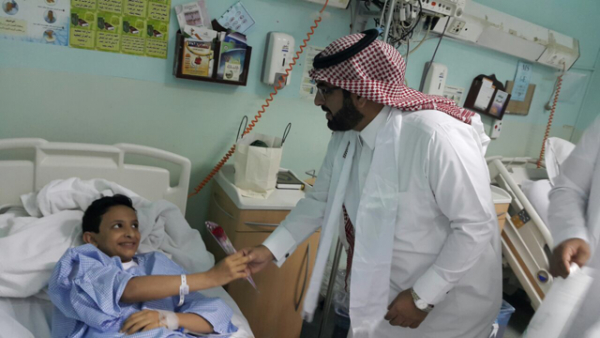 ” رئيس بلدية قلوة ” يزور المرضى ويهنئهم باليوم الوطني