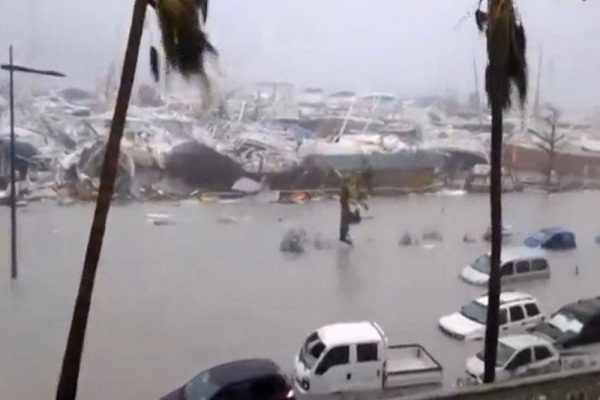 إعصار “إيرما” يزداد شدة وضراوة ويصبح من الفئة الخامسة