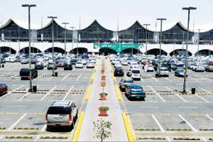 “مطار جدة” : لا وجود لطائرة نقل حجاج على جسمها صور خليعة