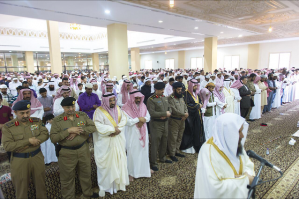 ” وكيل امارة الباحة ” يتقدم جموع المصلين لصلاة عيد الأضحى المبارك