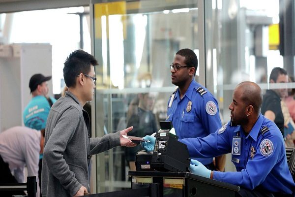 قوانين جديدة تطبق بالمطارات الأمريكية بداية من غد الخميس