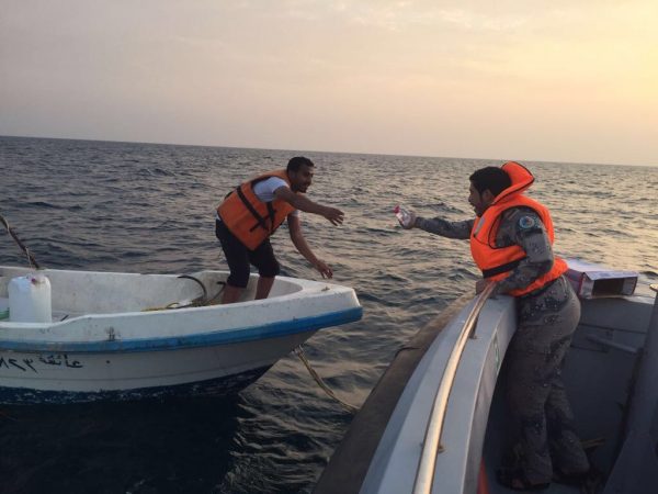 “حرس الحدود “ينقذ قارب في عرض البحر من الغرق بعسير