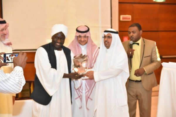 “الملحقية الثقافية السعودية” بالسودان تُكرم المشاركين في معرض الخرطوم الدولي للكتاب