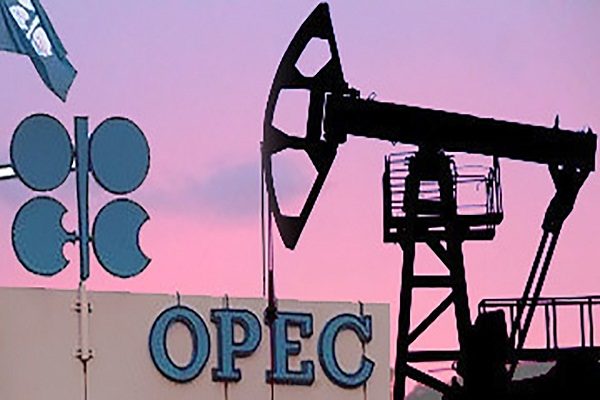 توقعات بتمديد اتفاق “أوبك” لخفض الإنتاج تتسبب في ارتفاع أسواق النفط