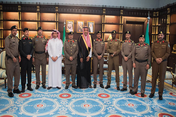 “أمير الباحة” يتسلم التقرير السنوي الأمني للجهات الأمنية بالمنطقة