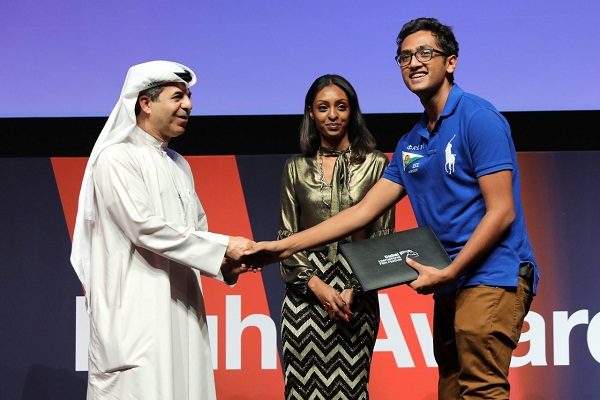 مهرجان “دبي السينمائي الدولي” يمنح اليافعين فرصة الفوز بـ”جائزة الصحافيين الشباب”