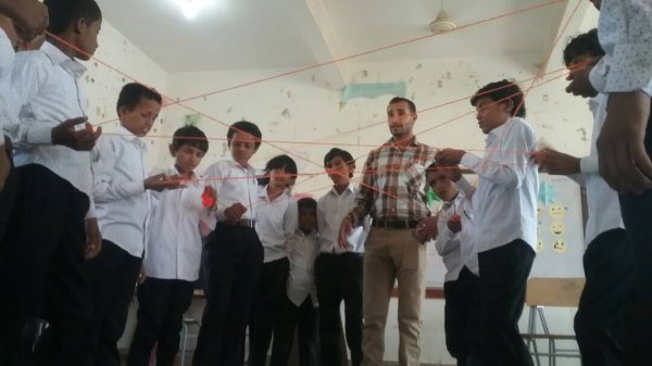 مركز الملك سلمان للإغاثة يطلق مشروع “برنامج إعادة تأهيل الأطفال الذين جندتهم الميليشيات الحوثية”