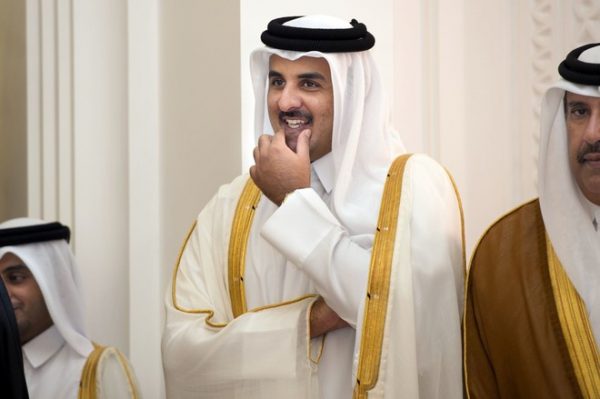 قطريون يرفعون صوتهم: “أرحل ياتميم”
