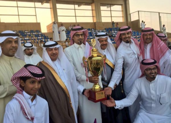 ”  بنت الشيخ ”  تحقق أول كأس في سباق فروسية الخفجي