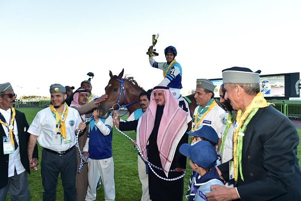 الجواد “شرعي” يفوز بكأس جمعية الكشافة لسباق الخيل