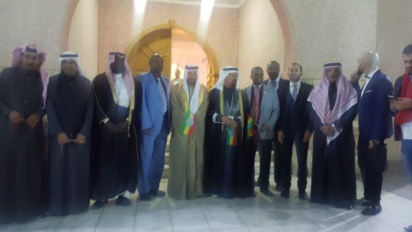“سفير إثيوبيا” في المملكة يستقبل أعضاء وعضوات ملتقي رواد ومواهب بالإعلام والورود