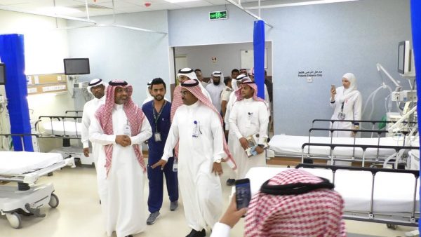 مدير عام “صحة جازان” يفتتح قسم طوارئ مستشفى الملك فهد المركزي