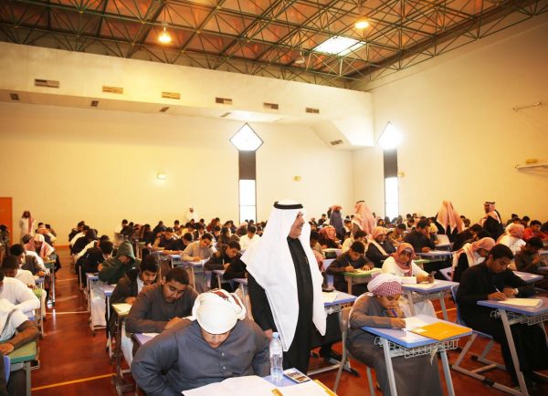 “مدير تعليم الرياض” يتفقد سير اختبارات الفصل الدراسي الأول