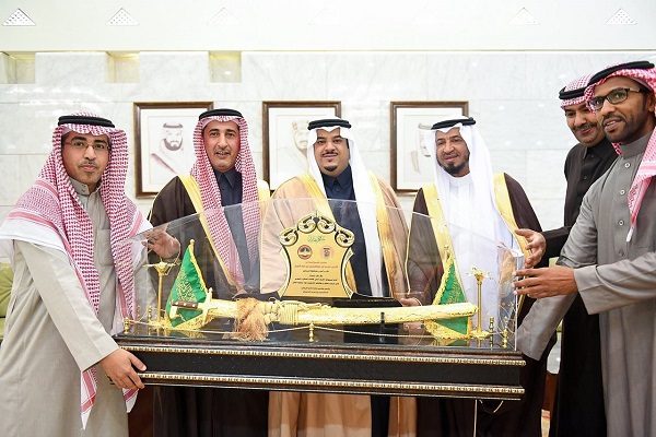 “نائب أمير الرياض” يستقبل رئيس وأعضاء نادي الرياض بمقر الإمارة