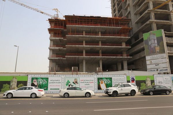 “بلدية الخبر” تطلق مبادرة لتحسين وتجميل أسوار المباني
