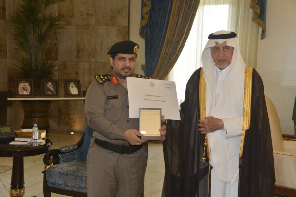 “أمير مكة” يكرم  مدير شرطة جدة “الوذيناني” وعددٍ من رجال الأمن