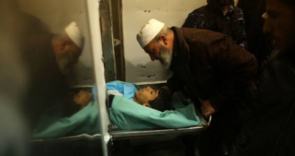 إستشهاد شاب برصاص الإحتلال الإسرائيلي وسط غزة