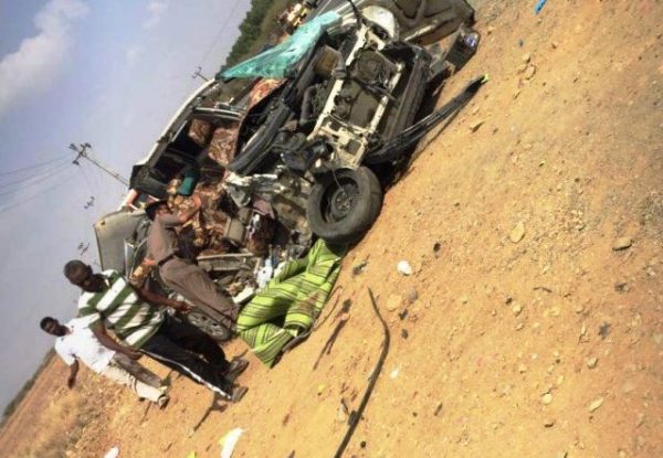 وفاة “6” أشخاص من عائلة واحدة بحادث اصطدام على طريق الكدمي بـ”صبيا”