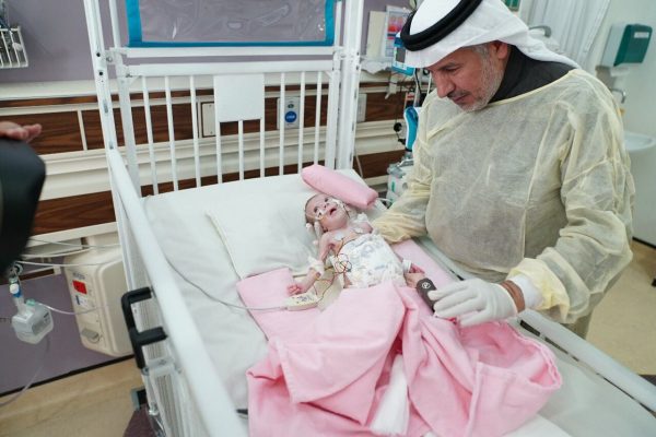 استقرار حالة الطفلة الفلسطينية “حنين” ونقلها لجناح الأطفال مستشفى الملك عبدالله التخصصي