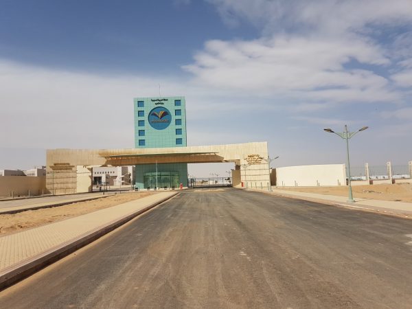 طريق مباني جامعة الأمير سطام بن عبدالعزيز بوادي الدواسر خطراً يهدد منسوبيها قبل إفتتاحها