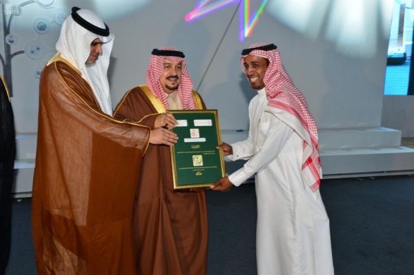 “أمير الرياض” يُكرِّم الفائزين والفائزات بجوائز أولمبياد “إبداع 2018”