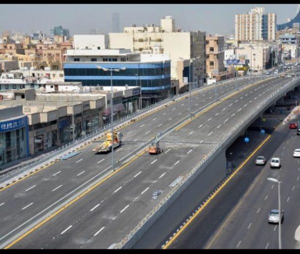 أمين الشرقية يفتتح مشروع جسر تقاطع الملك عبدالعزيز مع الشارع العاشر في الخبر