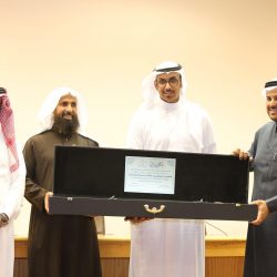 منح وسام الملك عبدالعزيز من الدرجة الأولى لثلاث شخصيات تقديرًا لمجهوداتهم