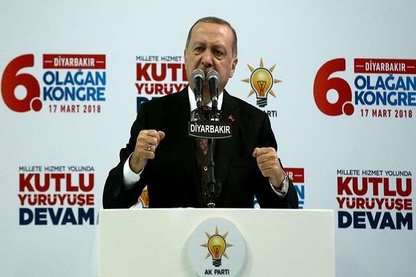 “أردوغان” يعلن سيطرته الكاملة على مركز مدينة عفرين