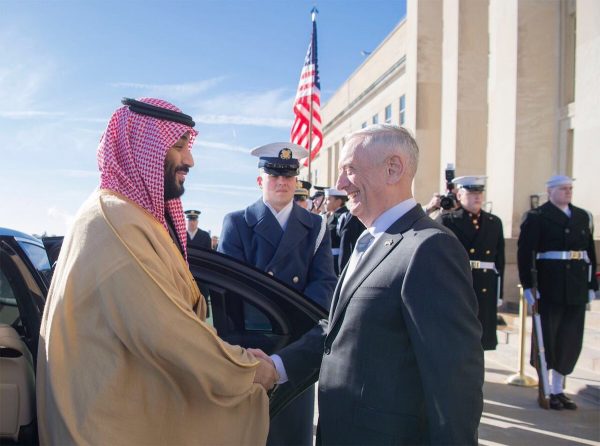 وزير الدفاع الأمريكي يستقبل ولي العهد ويبحثان في حل لإستقرار اليمن