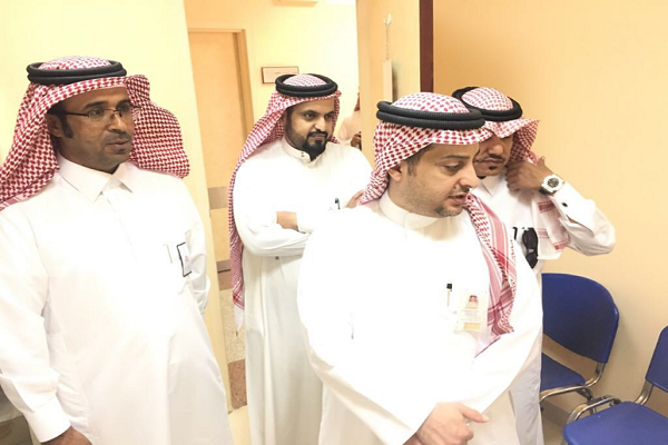 الدكتور “الشيحة” في زيارة تفقدية لمستشفى الأرطاوية العام