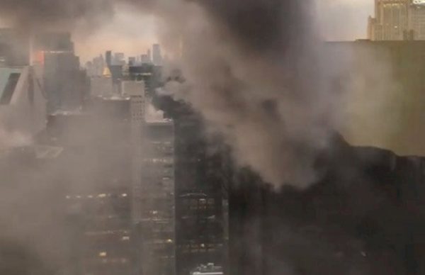 مقتل وإصابة “6” أشخاص في حريق ضخم ببرج ترامب في مدينة نيويورك