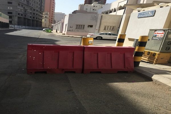 “بلدية المعابدة” تزيل مواقف السيارات العشوائية بمكة المكرمة