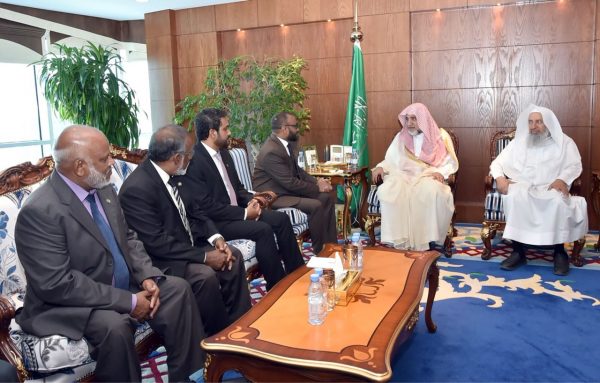 وزير الشؤون الإسلامية يستقبل رئيس الجامعة الإسلامية في المالديف