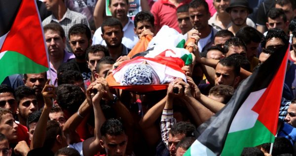 استشهاد فلسطيني واصابة 167 في جمعة النذير
