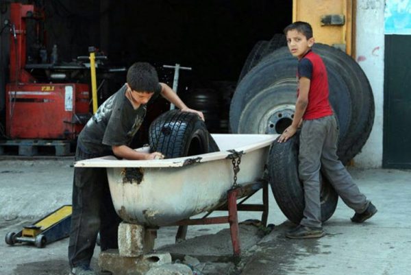 عمالة الأطفال السوريين في تركيا: معضلة انسانية