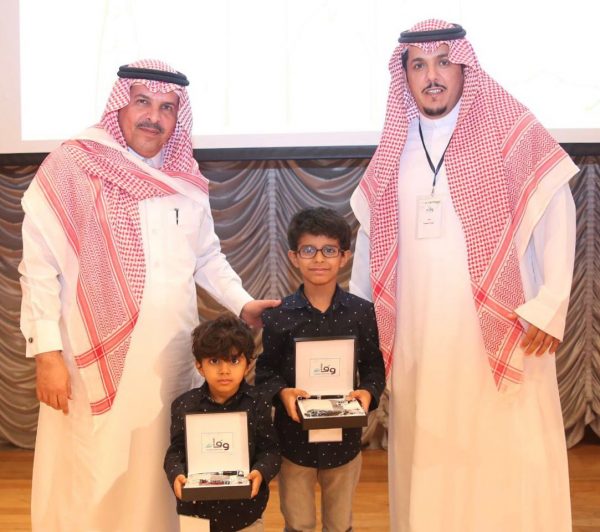 مدير عام تعليم الرياض يكرم 400 من أبناء الشهداء ومنسوبي التعليم المتوفين
