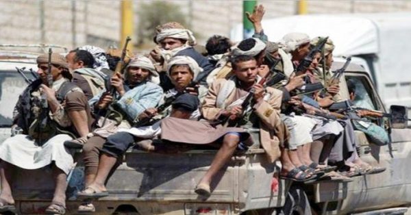 مليشيات الحوثي تنقل السلاح ليلاً لاستحداث معسكرات جديدة.. والأهالي يعترضونهم