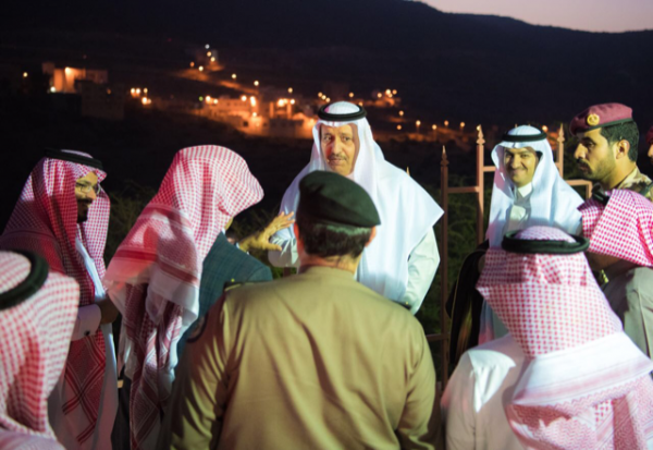 الأمير حسام بن سعود يتفقد مشروع تطوير منتزه رغدان بالباحة